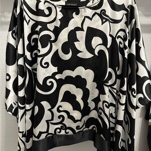 Black and White Patterned Women's Top